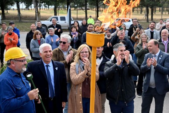 El Gobernador anunció la expansión del gas natural en la Costa de los Comechingones tras inaugurar la red en La Punilla