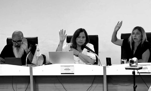 Concejales de la oposición rechazan el recorte al transporte para personas con discapacidad y piden explicaciones por la reorganización del área ambiental