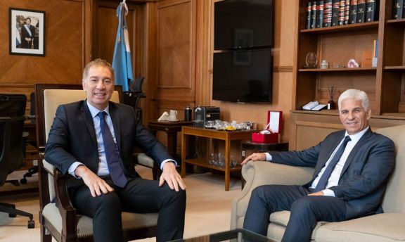  Poggi felicitó a Diego Santilli tras su designación como jefe de Gabinete nacional
