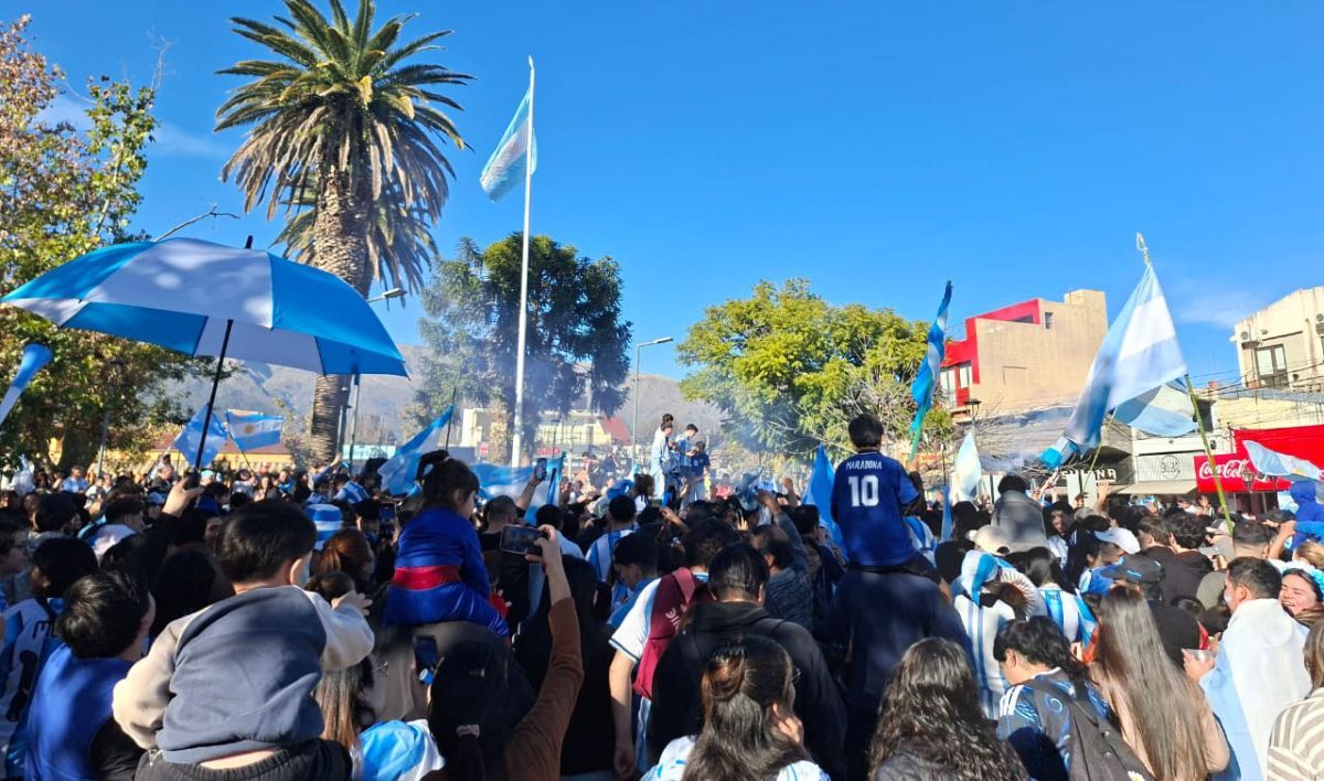En fotos: la Villa de Merlo celebró en las calles la heroica clasificación de Argentina