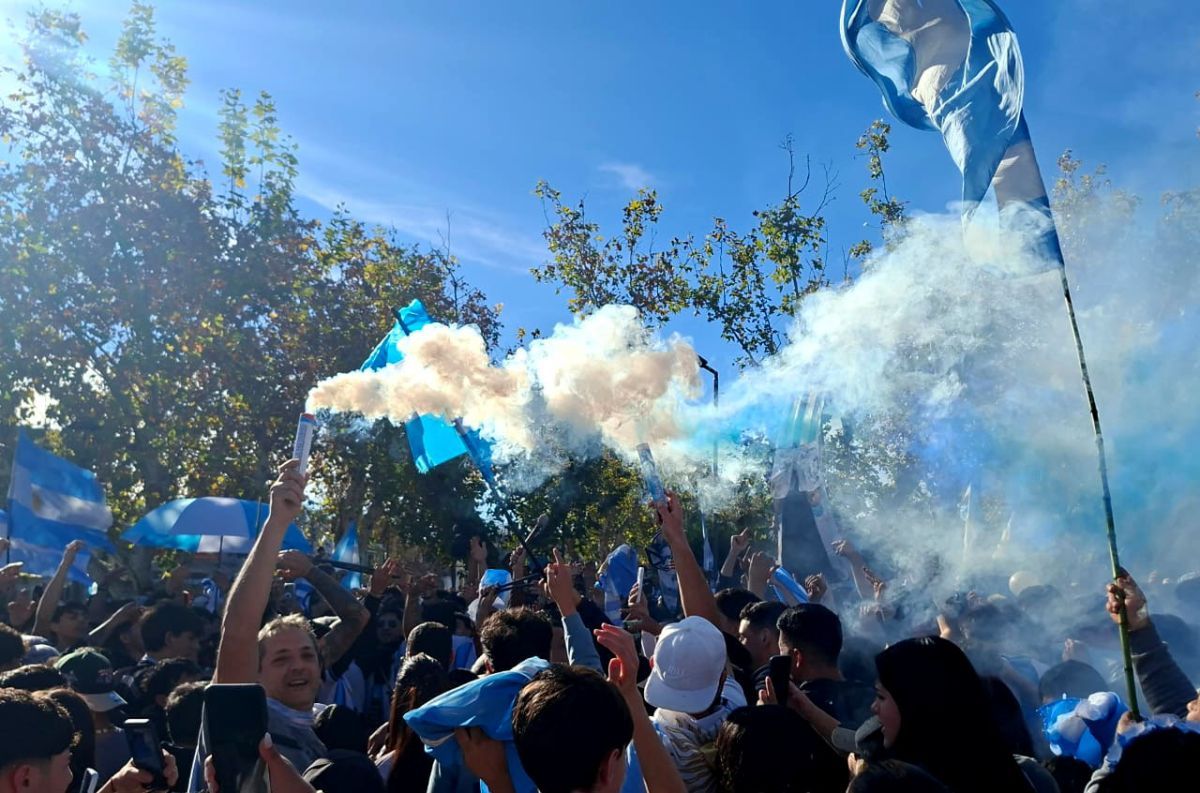En fotos: la Villa de Merlo celebró en las calles la heroica clasificación de Argentina