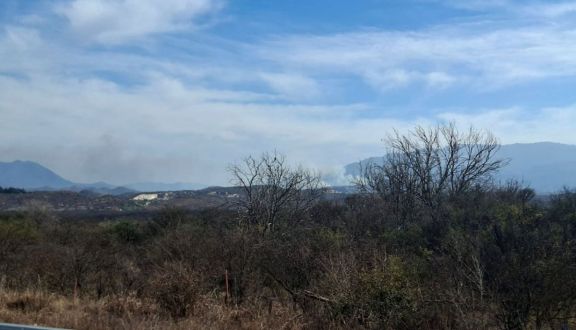 El incendio avanza hacia Potrero de los Funes y el Gobierno dará un nuevo parte oficial a las 19