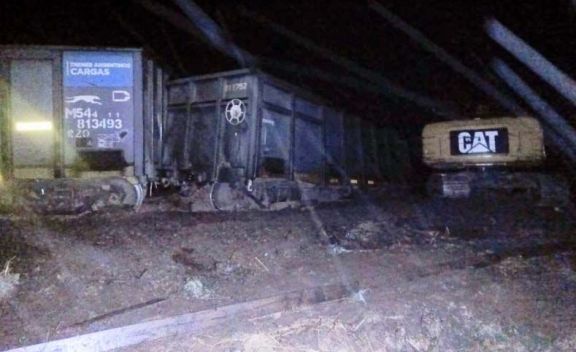 Descarrilaron 12 vagones de un tren de carga que transportaba carbón en el sur de San Luis