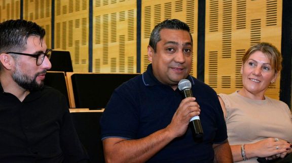 Duras críticas del sector turístico a Mancilla y crece la incertidumbre sobre su continuidad