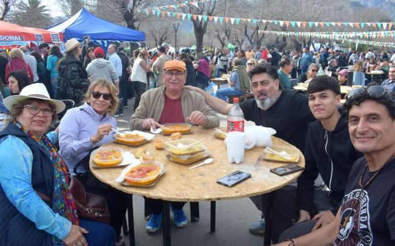 La Fiesta Provincial del Locro convocó a una multitud en Cortaderas
