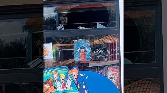 Rompieron la vidriera y robaron en un comercio que había abierto hace poco en Villa de Merlo