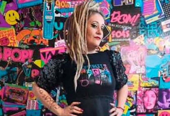"Miss Vintage", el humor de los '80 y '90 llega por primera vez a Villa de Merlo