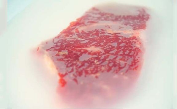 Argentinos desarrollan un film biodegradable para conservar carne vacuna