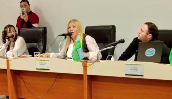 Una sesión que terminó a los gritos y volvió a poner al oficialismo bajo la lupa por la transparencia