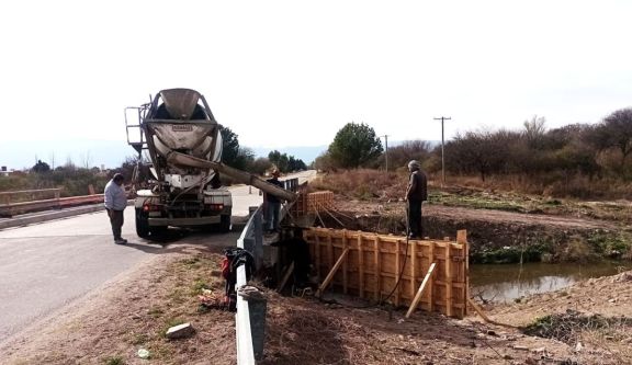 Refuerzan un puente de la Ruta Provincial 5 en Santa Rosa del Conlara