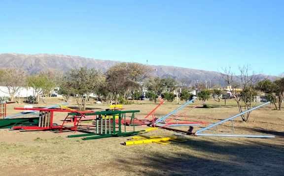 Piden explicaciones por la intervención de la Plaza Los Fresnos para construir la UPrO