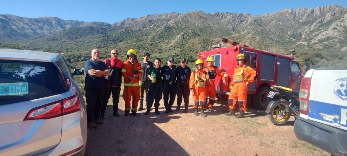 Rescataron a un parapentista uruguayo que cayó en un pantano en Cortaderas