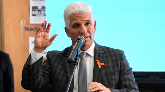 Poggi encabezó el ranking de gobernadores con mejor imagen del país