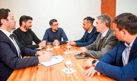 Banco Nación y el Municipio de Merlo evalúan opciones de financiamiento para empleados y turistas