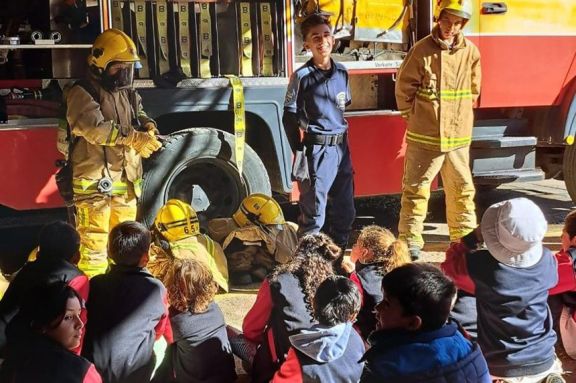  Bomberos Merlo abre sus puertas para celebrar sus 48 años