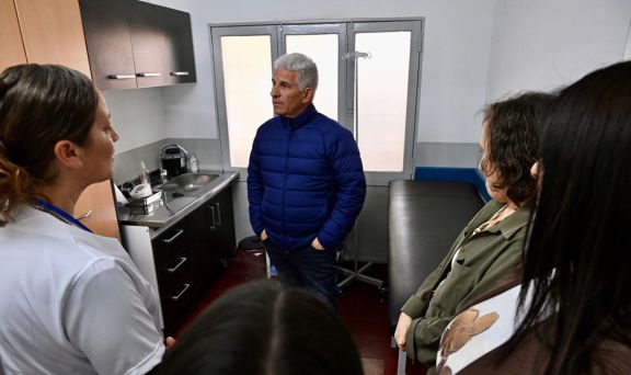 Poggi inauguró la renovación completa del CAPS de Talita