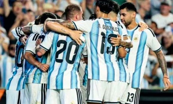 La Selección Argentina enfrenta a Bolivia en el Kempes