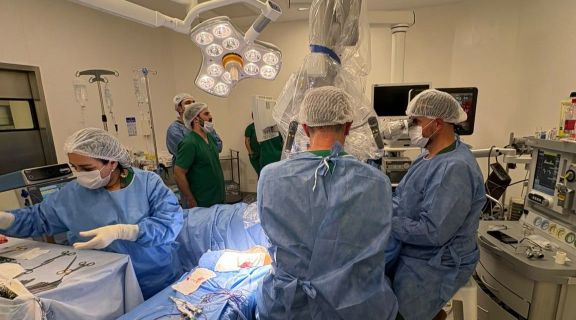 Realizaron la primera reconstrucción de lengua en el Hospital Central
