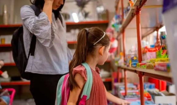 Criar a un hijo en Argentina costó hasta $728.850 en septiembre
