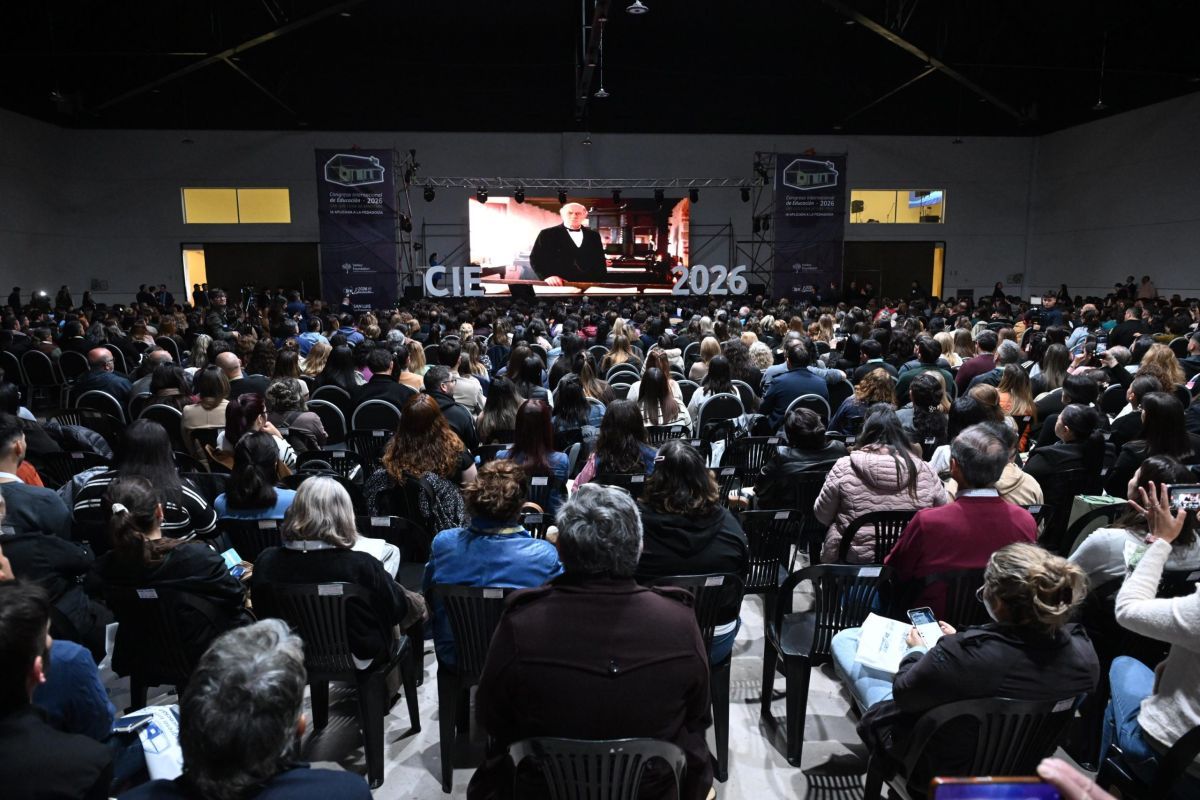 Poggi inauguró el congreso internacional sobre inteligencia artificial y educación