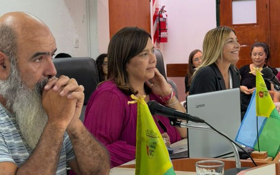 La oposición advierte que la tranquilidad de los trabajadores no puede encubrir un endeudamiento sin documentación