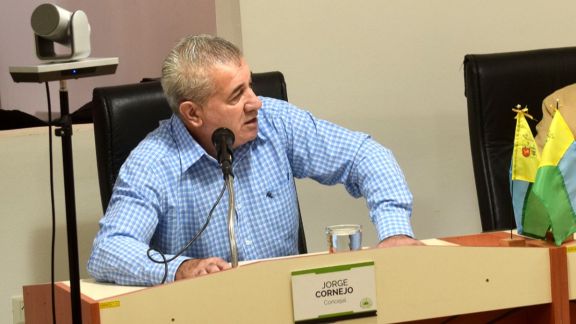 El poggismo le soltó la mano a la UCR y frenó el endeudamiento de Merlo