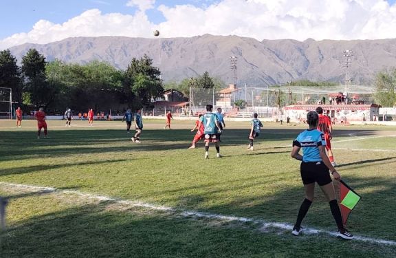 San Martín de Merlo cayó 3-1 en Justo Daract y buscará la remontada en casa