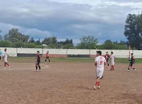 San Martín de Merlo cayó 3-1 en Justo Daract y buscará la remontada en casa