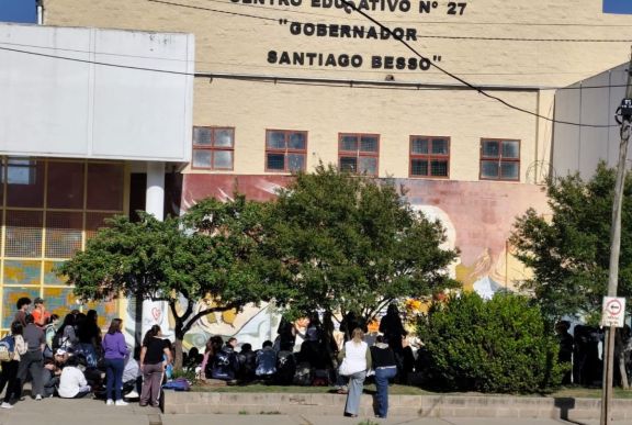 La dirección del Santiago Besso se pronunció tras la golpiza a una estudiante y confirmó que activó los protocolos